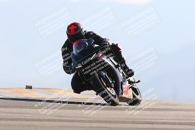 media/Jan-14-2024-SoCal Trackdays (Sun) [[2e55ec21a6]]/Turn 9 (210pm)/